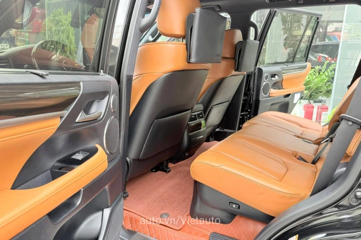 Lexus LX 2019