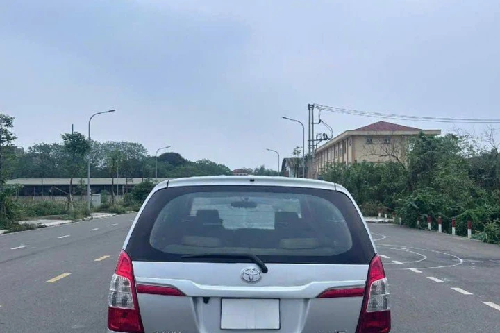 Toyota Innova 2015