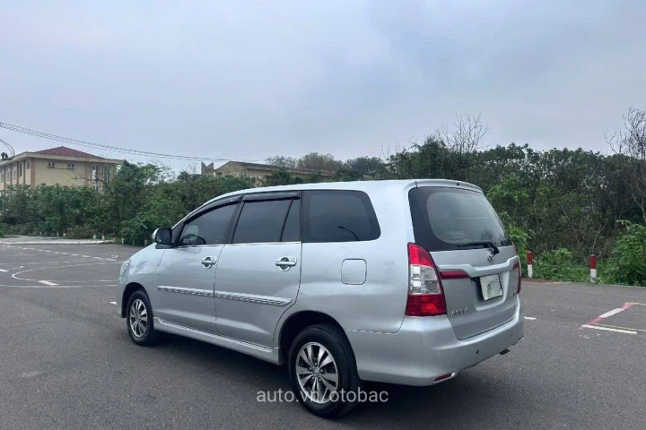 Toyota Innova 2015