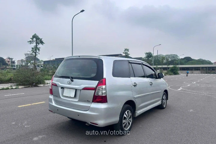 Toyota Innova 2015