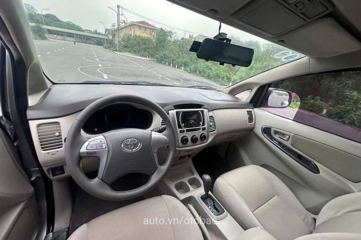 Toyota Innova 2015