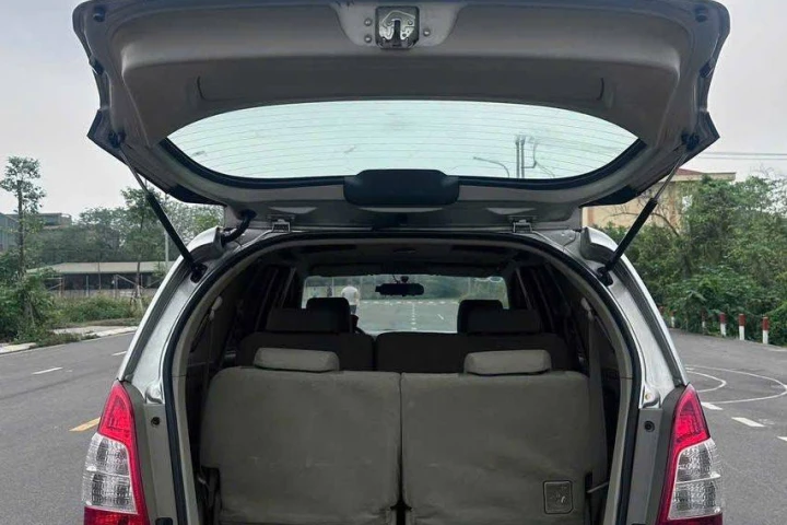 Toyota Innova 2015