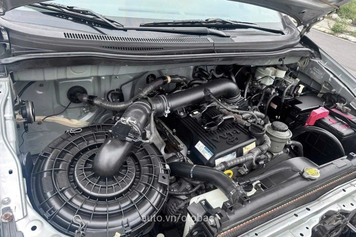 Toyota Innova 2015