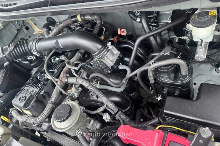 Toyota Innova 2015