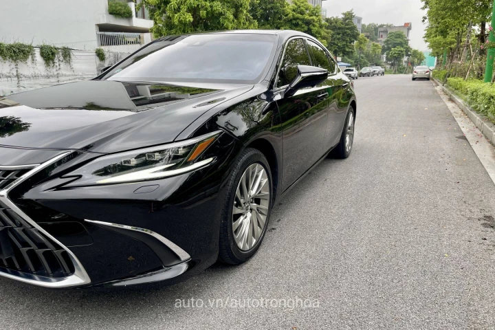 Lexus ES 2022