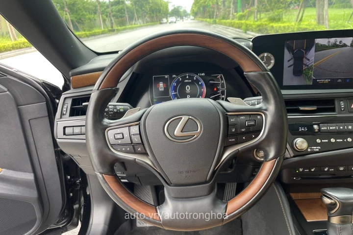 Lexus ES 2022