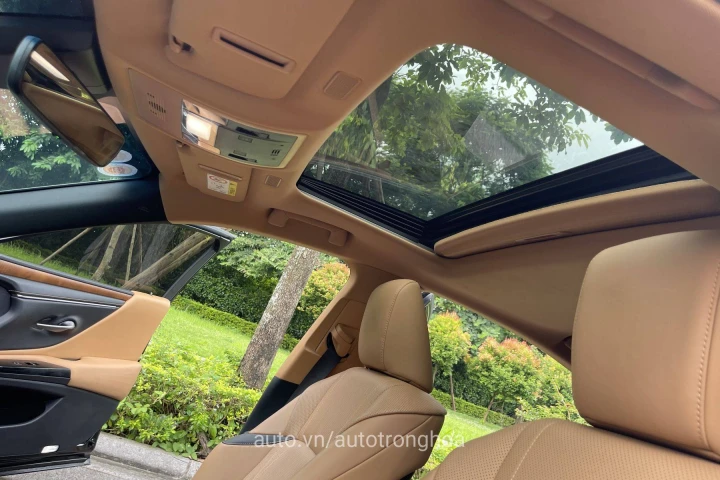 Lexus ES 2022