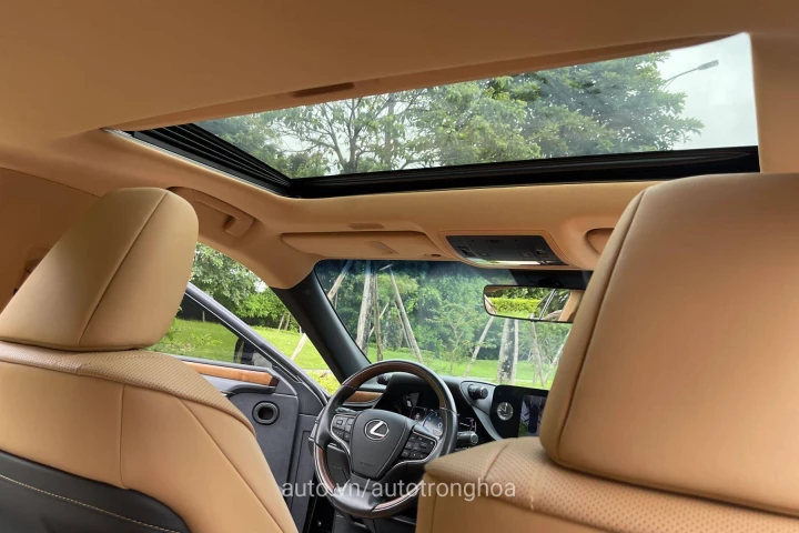 Lexus ES 2022
