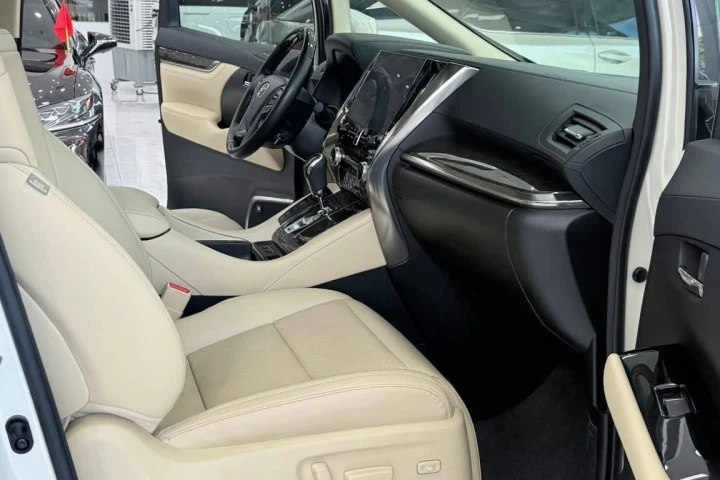 Toyota Alphard 2021