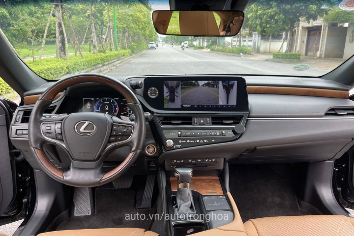 Lexus ES 2022
