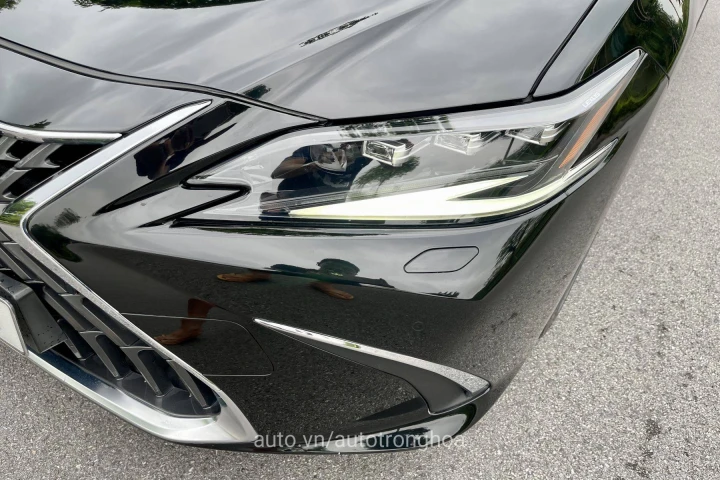 Lexus ES 2022