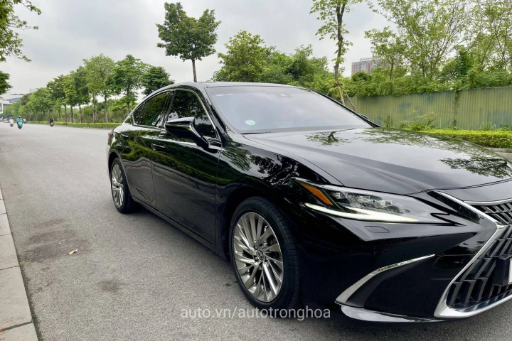 Lexus ES 2022