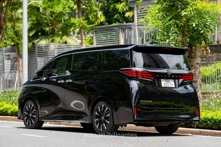 Toyota Alphard 2023
