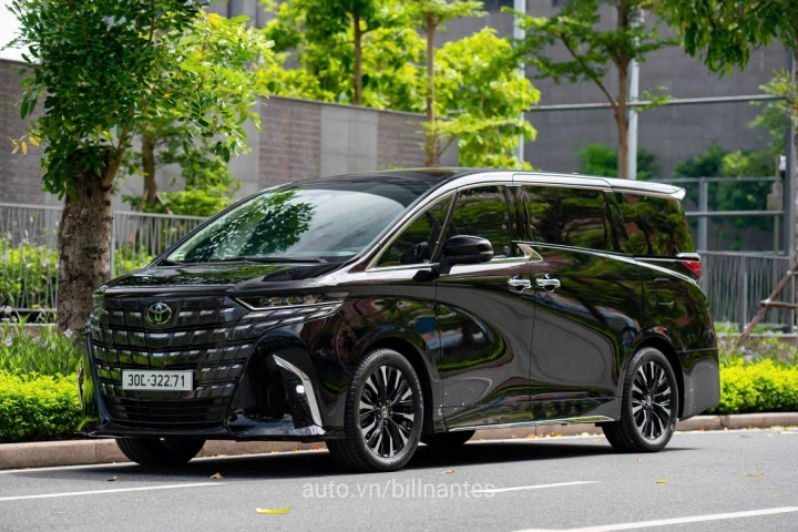 Toyota Alphard 2023