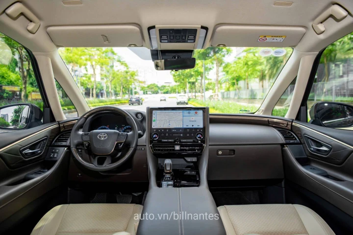 Toyota Alphard 2023