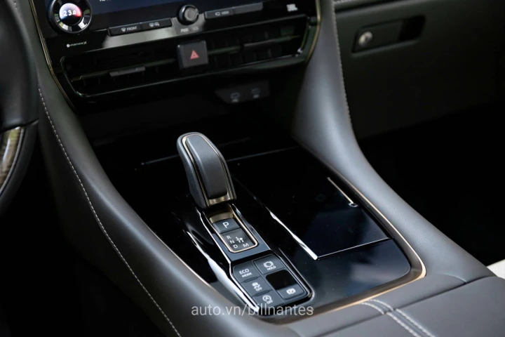 Toyota Alphard 2023