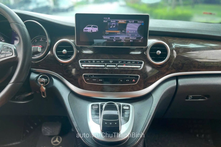 Mercedes-Benz V-Class 2015
