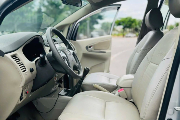 Toyota Innova 2016