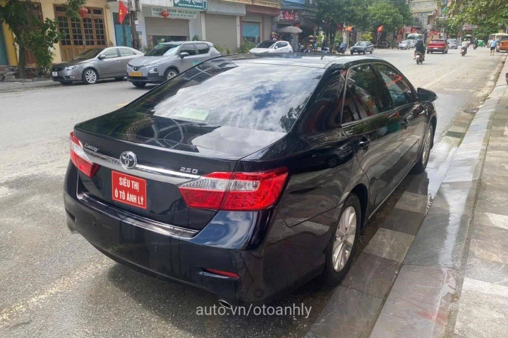 Toyota Camry 2.0G 2013