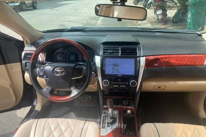 Toyota Camry 2.0G 2013