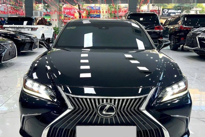 Lexus ES 2020