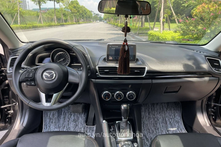 Mazda 3 2015