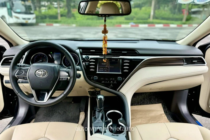 Toyota Camry 2019