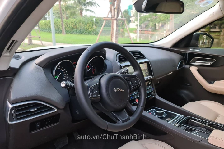 Jaguar F-Pace 2016
