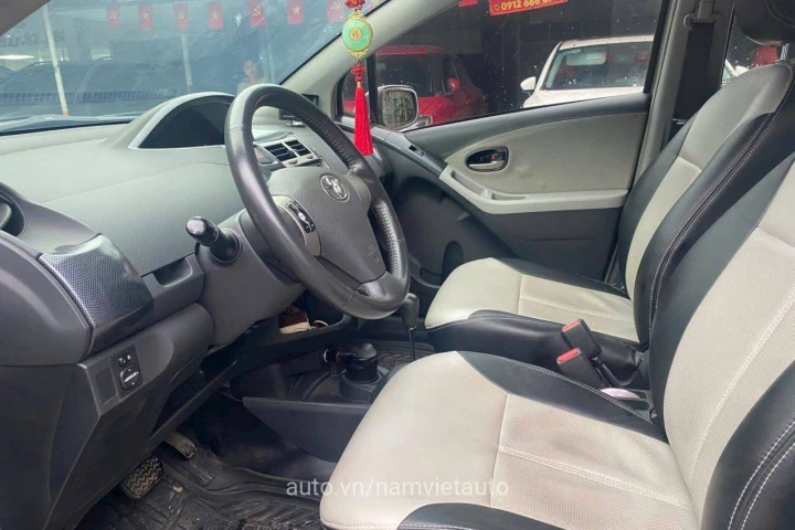 Toyota Yaris 2011