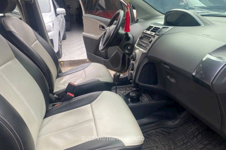 Toyota Yaris 2011