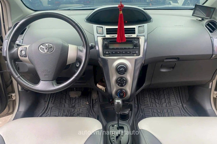 Toyota Yaris 2011
