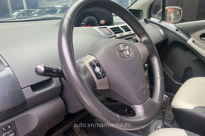 Toyota Yaris 2011