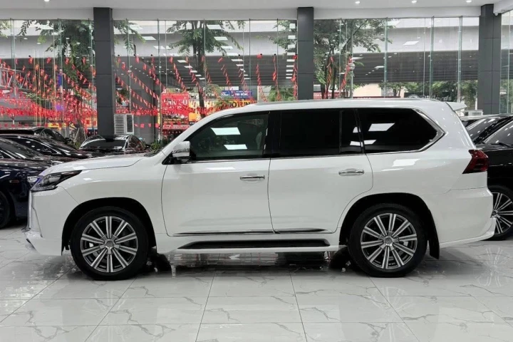Lexus LX 2016