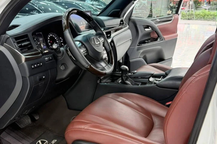 Lexus LX 2016