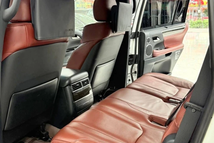 Lexus LX 2016