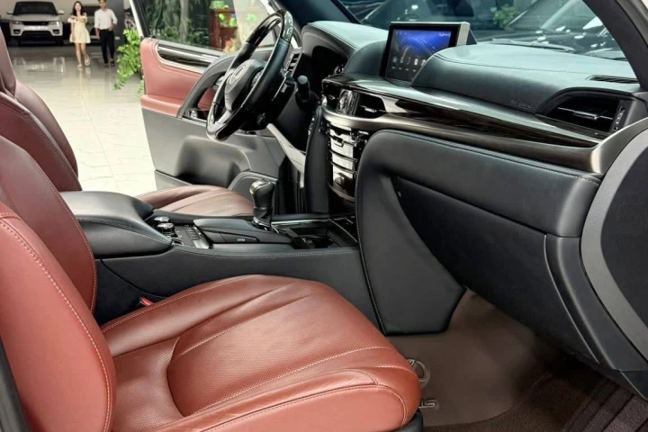 Lexus LX 2016