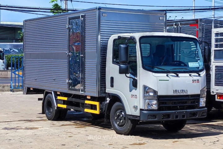 Isuzu Xe tải thùng 2025