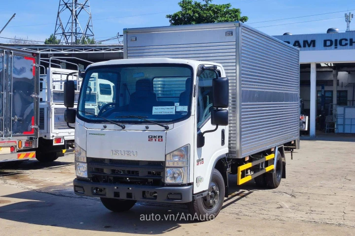 Isuzu Xe tải thùng 2025