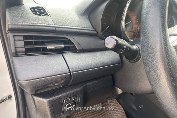 Toyota Yaris 2015