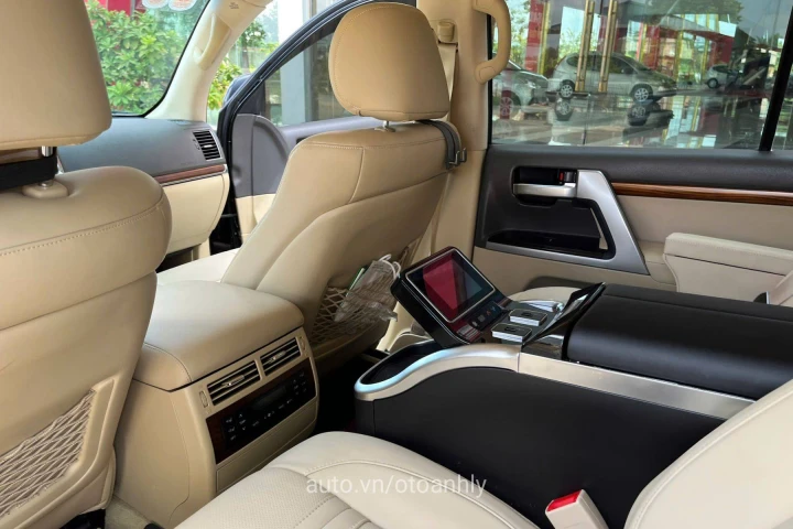 Toyota Land Cruiser 2016
