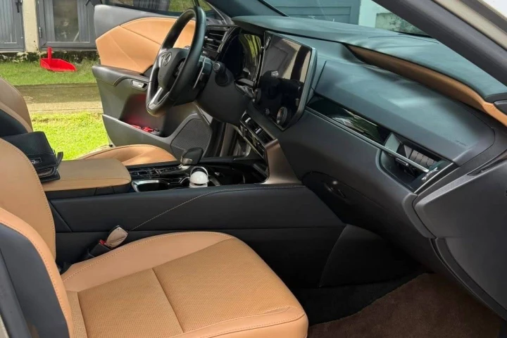 Lexus RX 2025