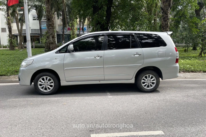 Toyota Innova 2014
