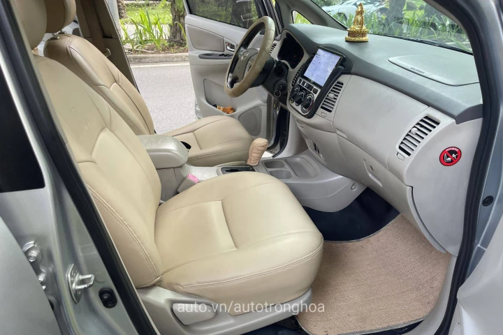 Toyota Innova 2014
