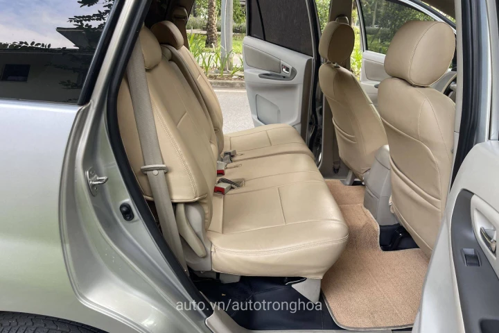Toyota Innova 2014