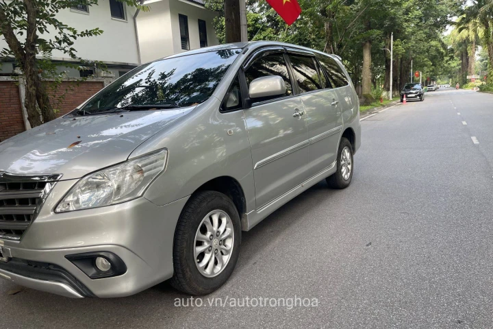 Toyota Innova 2014