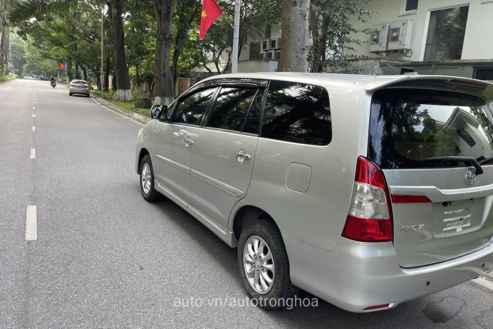 Toyota Innova 2014