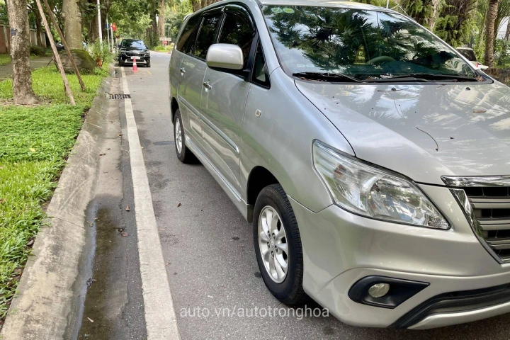 Toyota Innova 2014