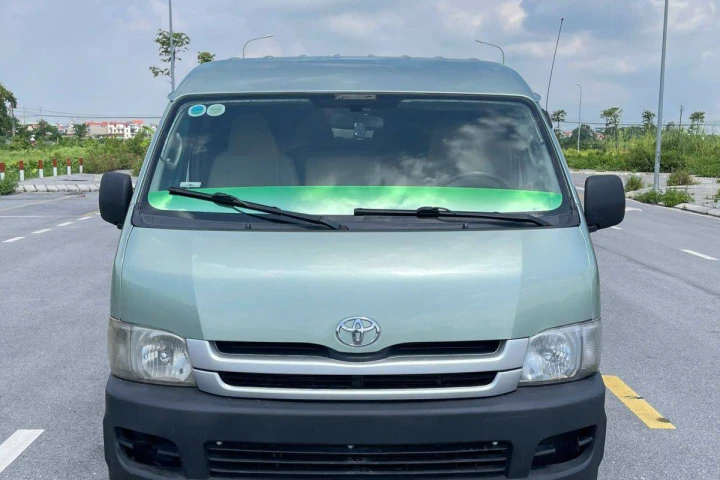 Toyota Hiace 2010