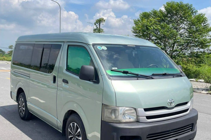Toyota Hiace 2010