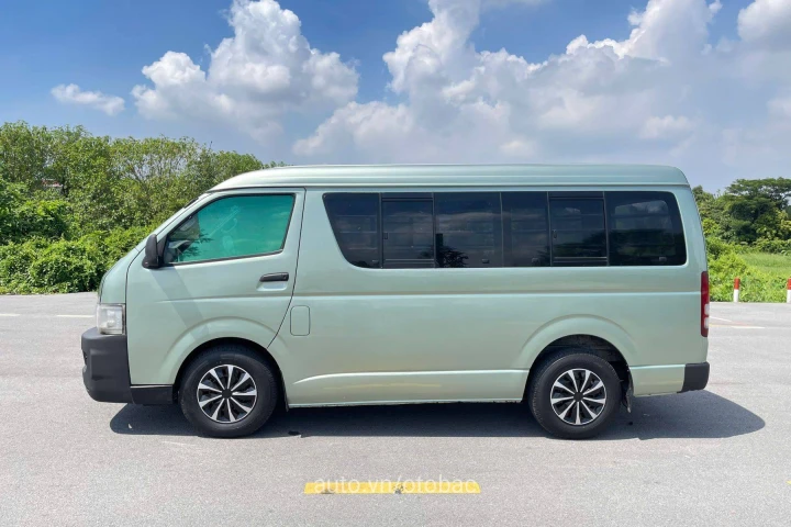 Toyota Hiace 2010